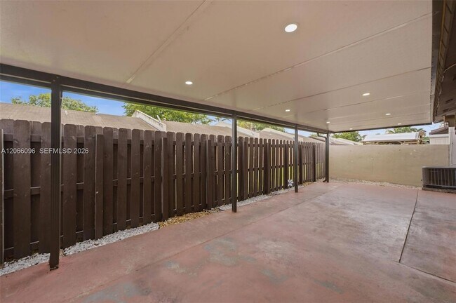 Building Photo - 11601 SW 123rd Ave