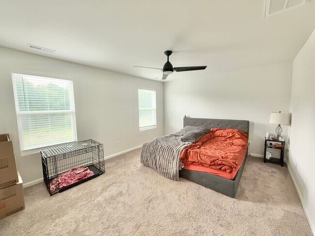 Building Photo - Modern 4BD, 2.5BA Knightdale Home with a F...