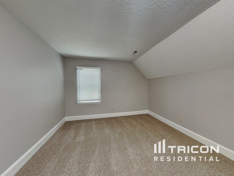 Building Photo - 5710 Windworth Dr