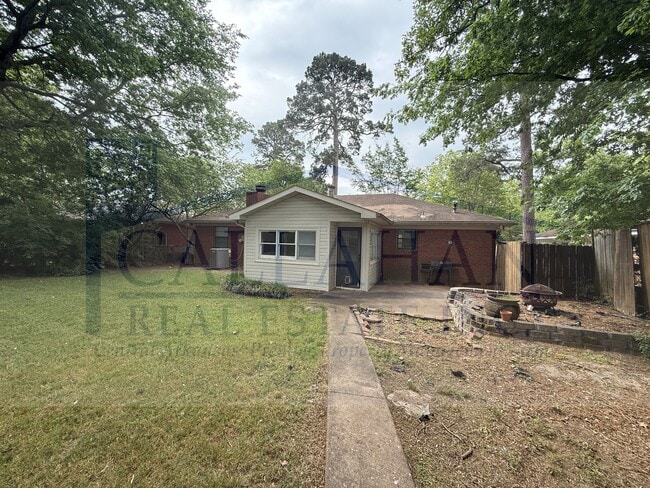 Building Photo - Little Rock 3 Bedroom Home
