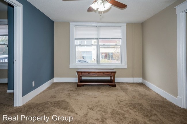 Building Photo - 400 S 9th St