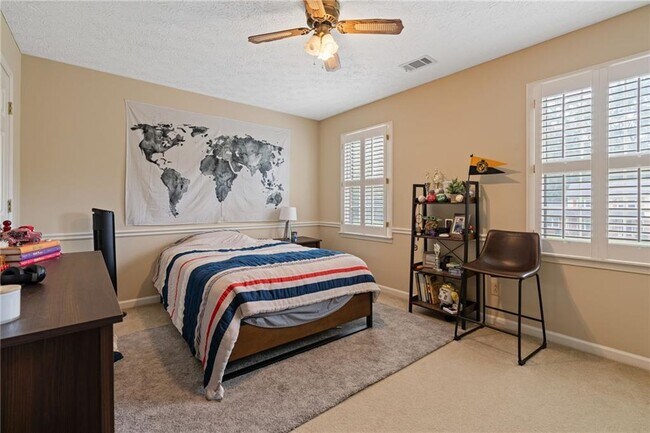 Building Photo - 766 Chesterfield Dr