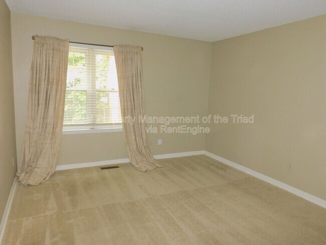 Building Photo - 22 Milpond Ln
