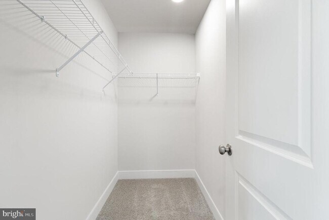 Building Photo - 10 Seover Wy