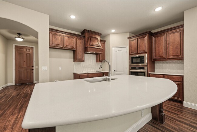 Building Photo - 504 Ridgewater Trail