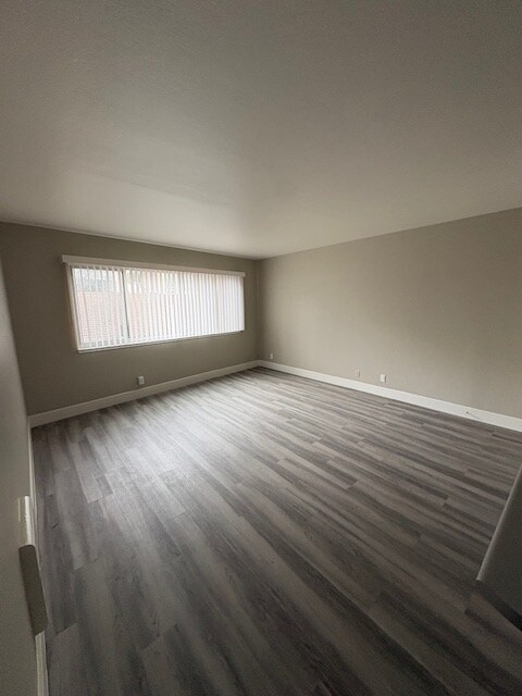 Building Photo - 303 Lee St