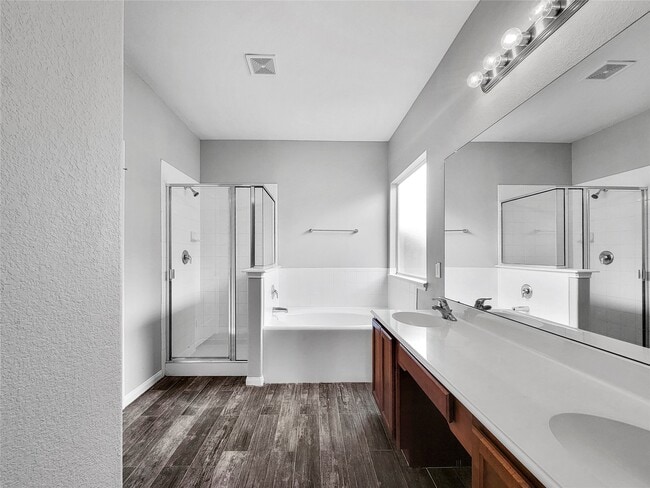 Building Photo - 2022 Midlane Drive