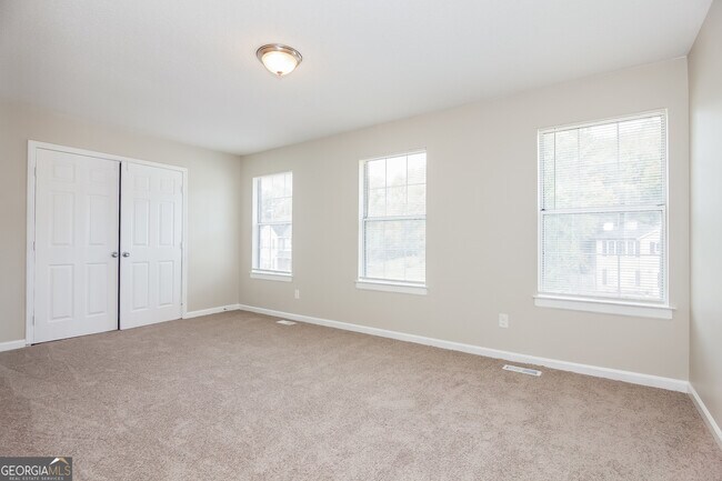 Building Photo - 5454 Northcut Dr