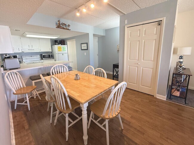 Building Photo - 7750 Jimmy Buffett Mem Hwy