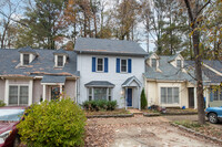 Building Photo - Cozy 2 Bedroom TownHouse