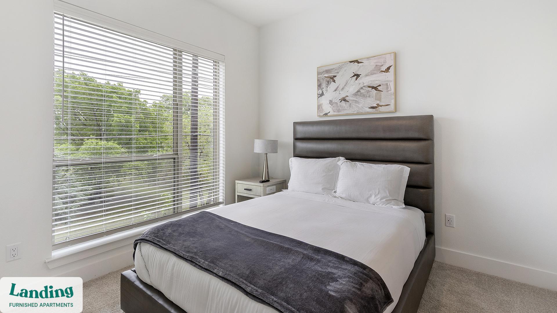 Building Photo - 650 E Sycamore St