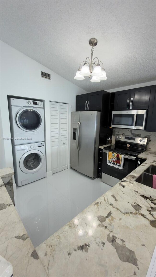 Building Photo - 17913 SW 145th Ave