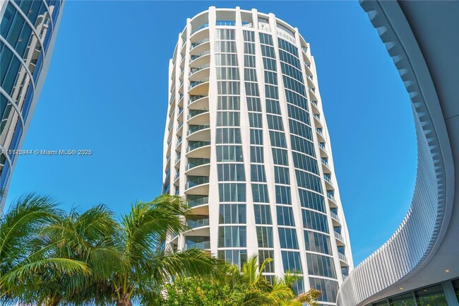 Building Photo - 2831 S Bayshore Dr