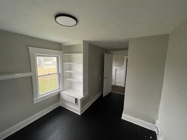 Building Photo - 1733-1737 Long Ave