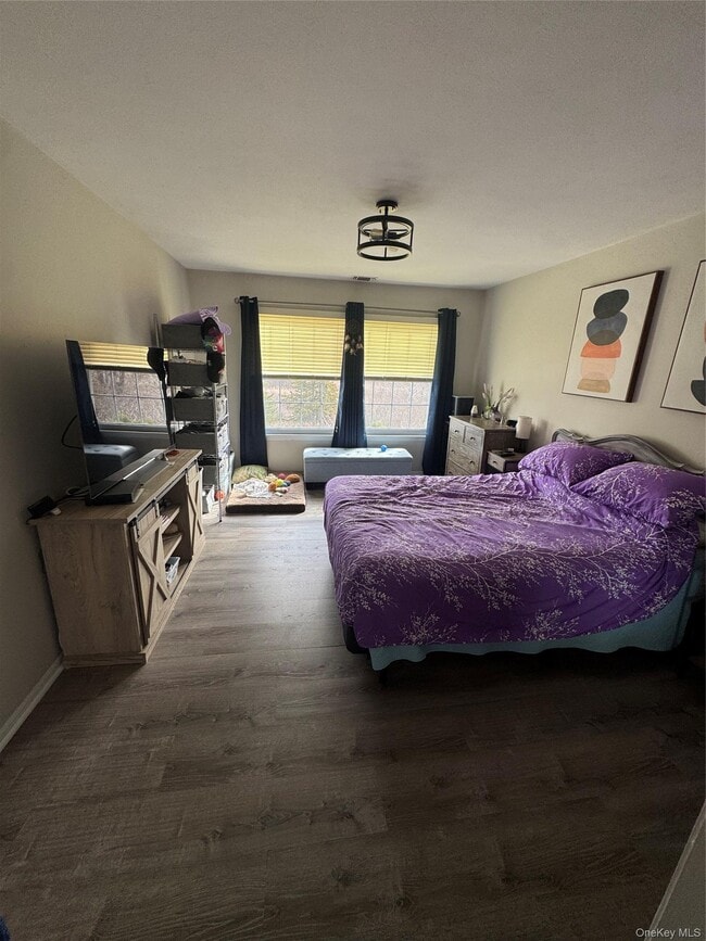 Building Photo - 17 The Knolls