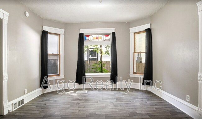 Building Photo - 2923 N Girard Ave