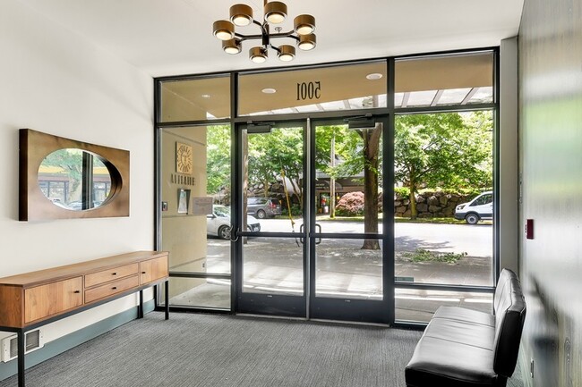 Building Photo - 5001 California Ave SW