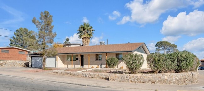 Building Photo - 9805 Sugarberry Dr