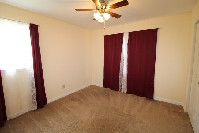 Building Photo - 2413 Hunt Club Rd