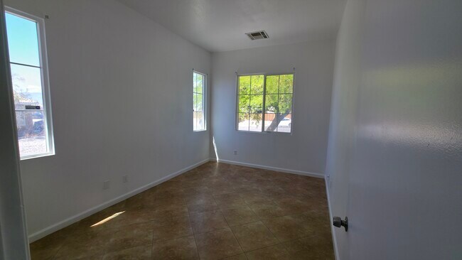 Building Photo - 13798 Oasis Dr