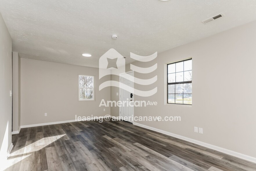 Building Photo - 1851 Norwood Ave