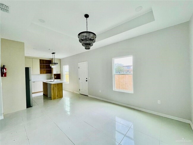 Building Photo - 23 Heron Ave