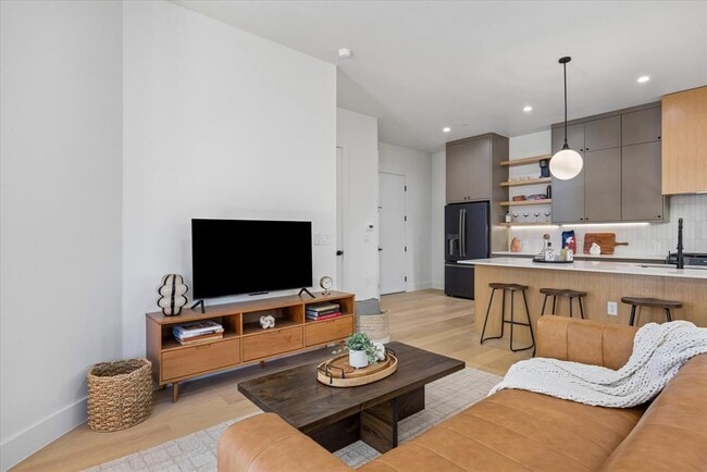 Building Photo - 4416 S 1st St