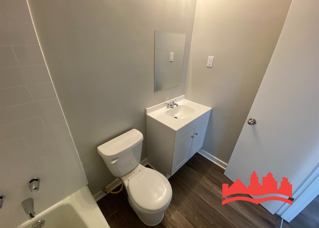 Building Photo - 4735 Chevron Rd