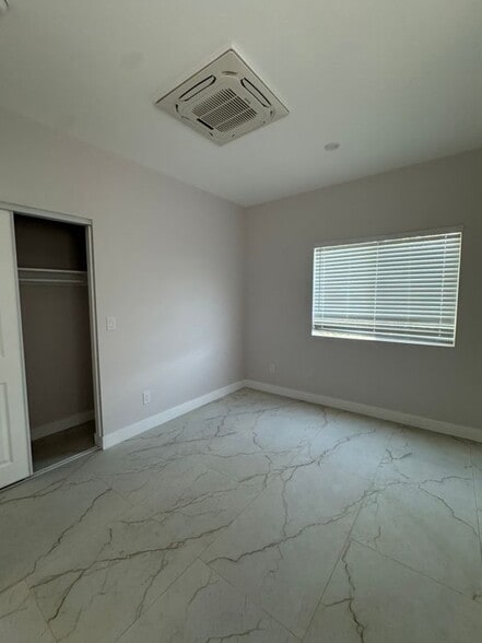 Building Photo - 3323 W 133rd St