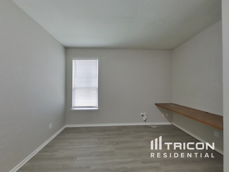 Building Photo - 6526 Palmetto Way