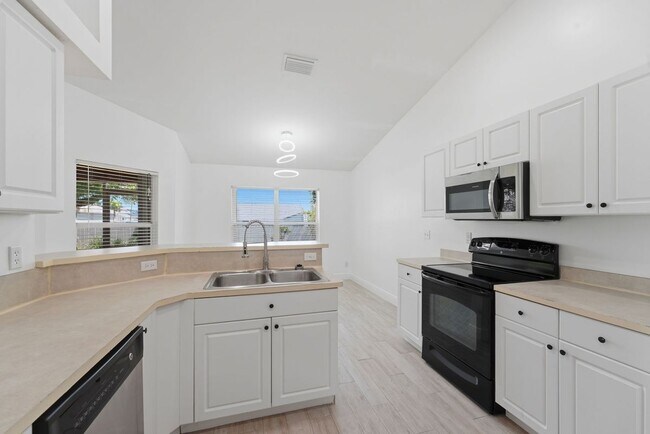 Building Photo - 1309 SW 29th St