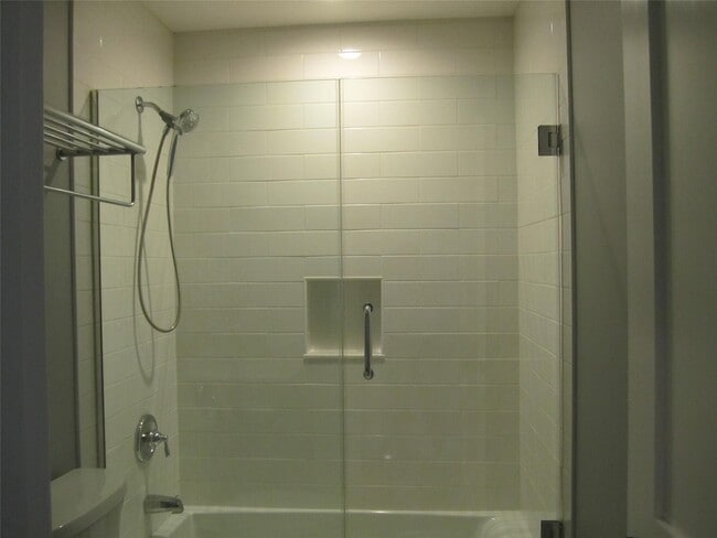 Building Photo - 163 Windward Ct S