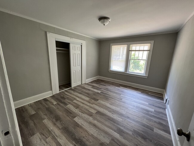 Building Photo - 975 Byron Dr.