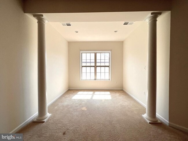 Building Photo - 23480 Logans Ridge Terrace