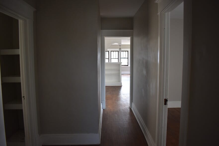 Building Photo - 92 Trowbridge St