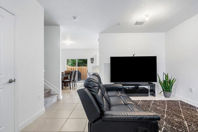 Building Photo - 2781 NW 55th Way