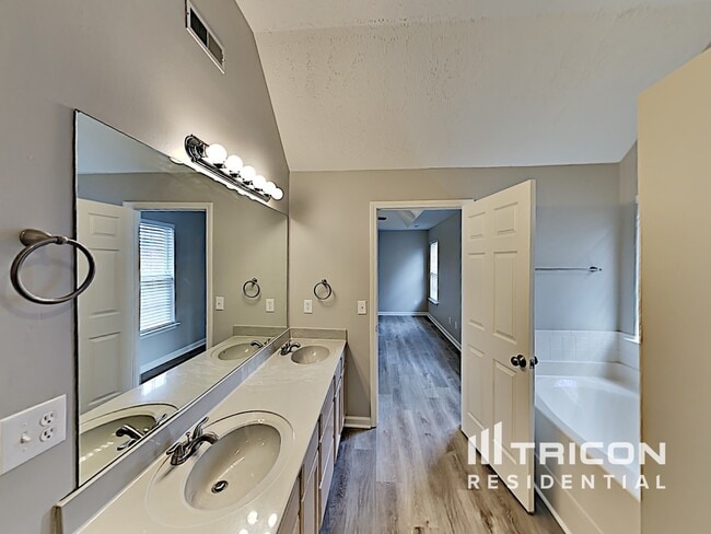 Building Photo - 419 Tucker Trice Blvd