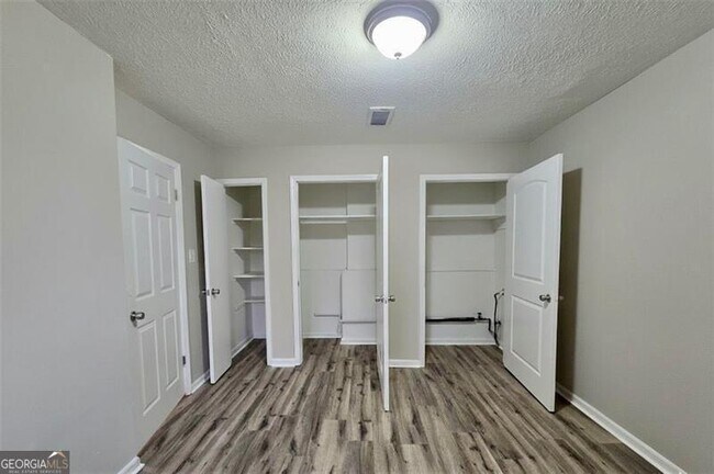 Building Photo - 321 Tarragon Wy SW