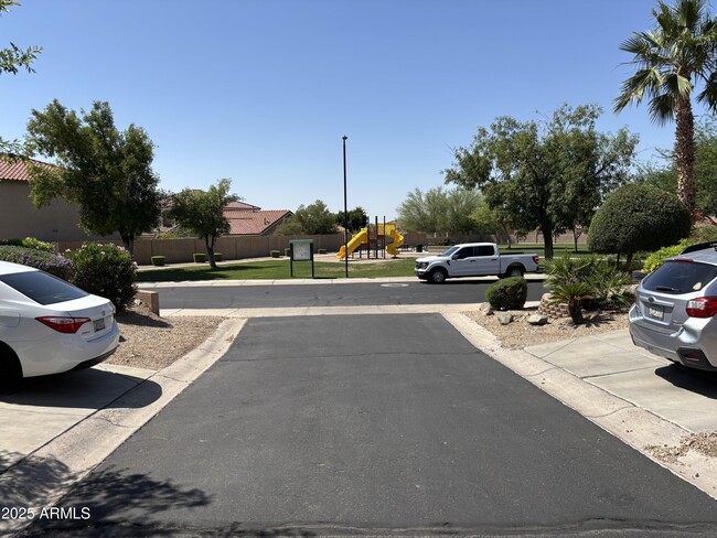 Building Photo - 1722 W Amberwood Dr