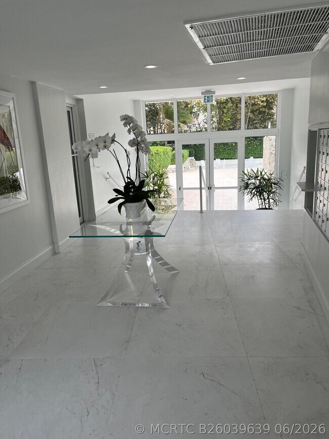 Building Photo - 2780 S Ocean Blvd