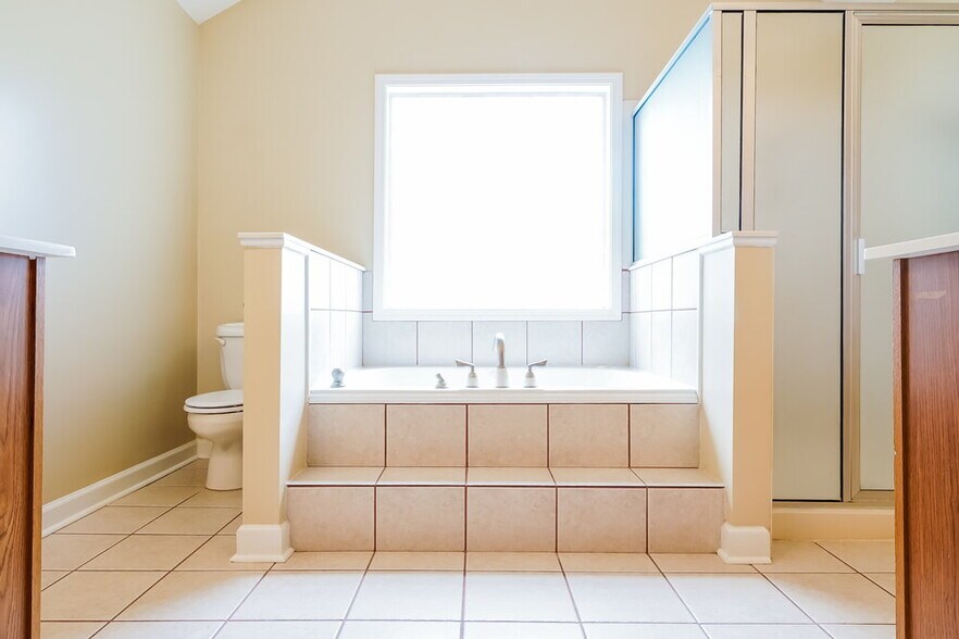 Building Photo - 5191 Memorial Ln SW