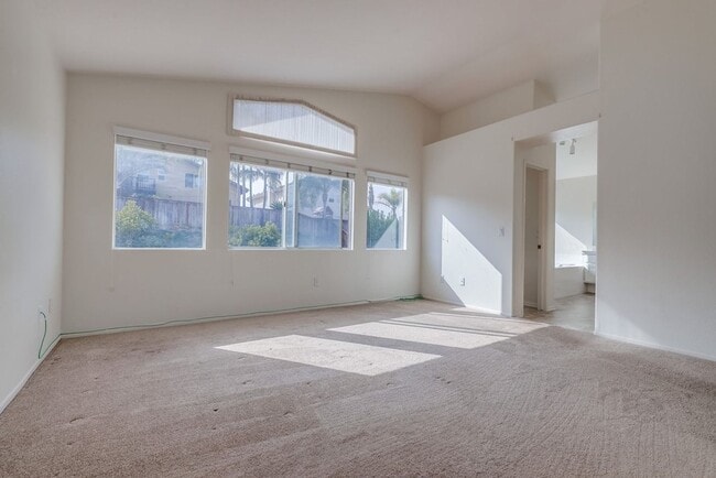 Building Photo - Discovery Hills Home with Spacious Yard an...