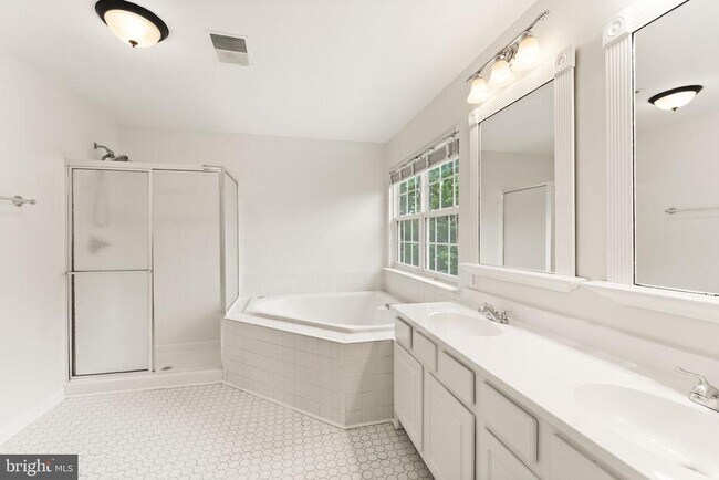 Building Photo - 43205 Cardston Pl