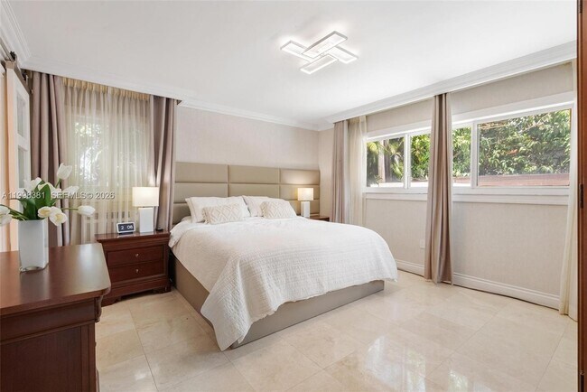 Building Photo - 9141 Abbott Ave