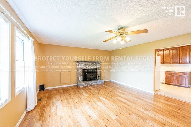 Building Photo - 1265 State Hwy 45