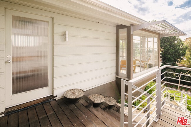 Building Photo - 4217 Cromwell Ave