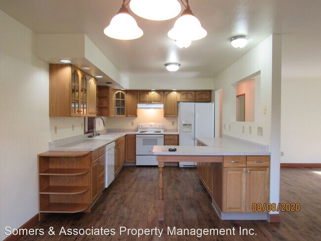 Building Photo - 4 br, 2 bath House - 3530 Rene Dr.