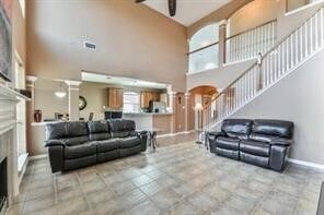 Building Photo - 1621 N Yellowstone Dr