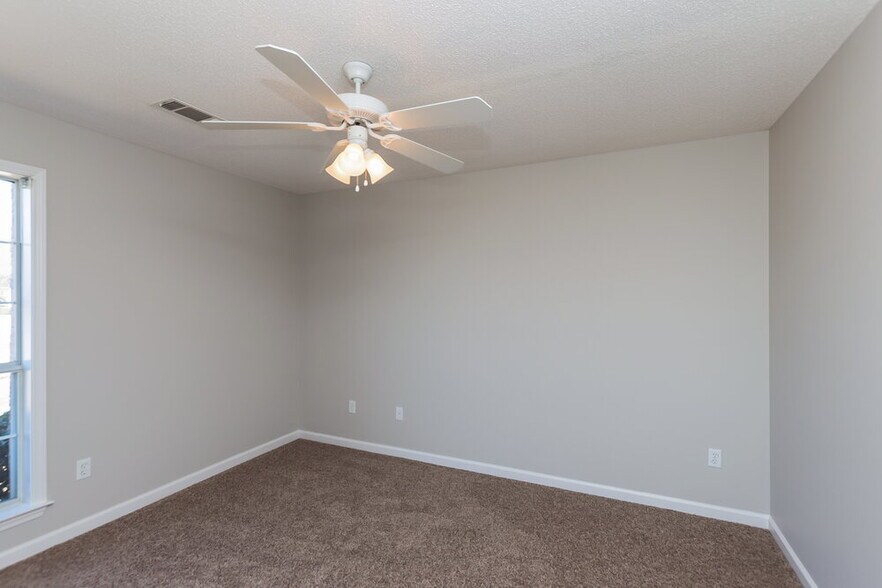 Building Photo - 4184 Destin Dr