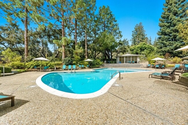 Building Photo - Alqiwz